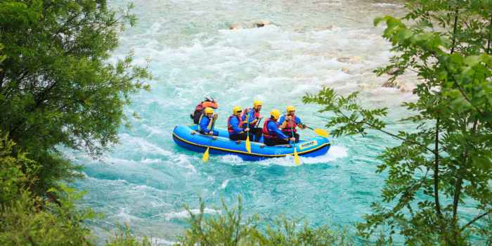 Outdoor adventure vacation packages