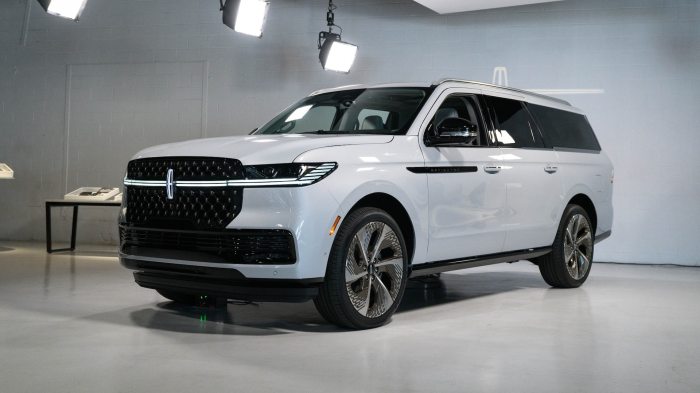 Massaging seats in Lincoln Navigator 2025