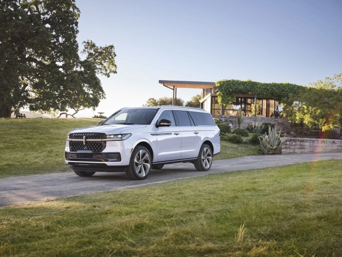 Massaging seats in Lincoln Navigator 2025