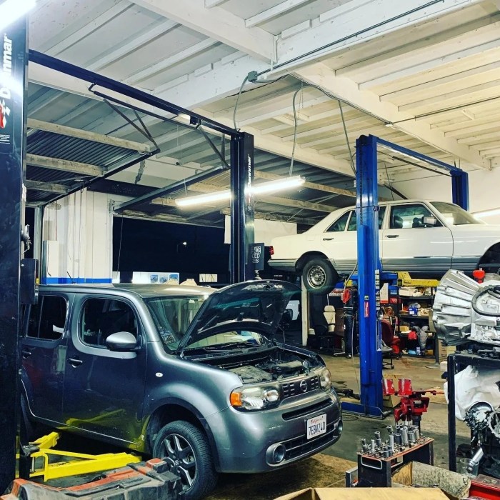 Transmission repair shops open on weekends